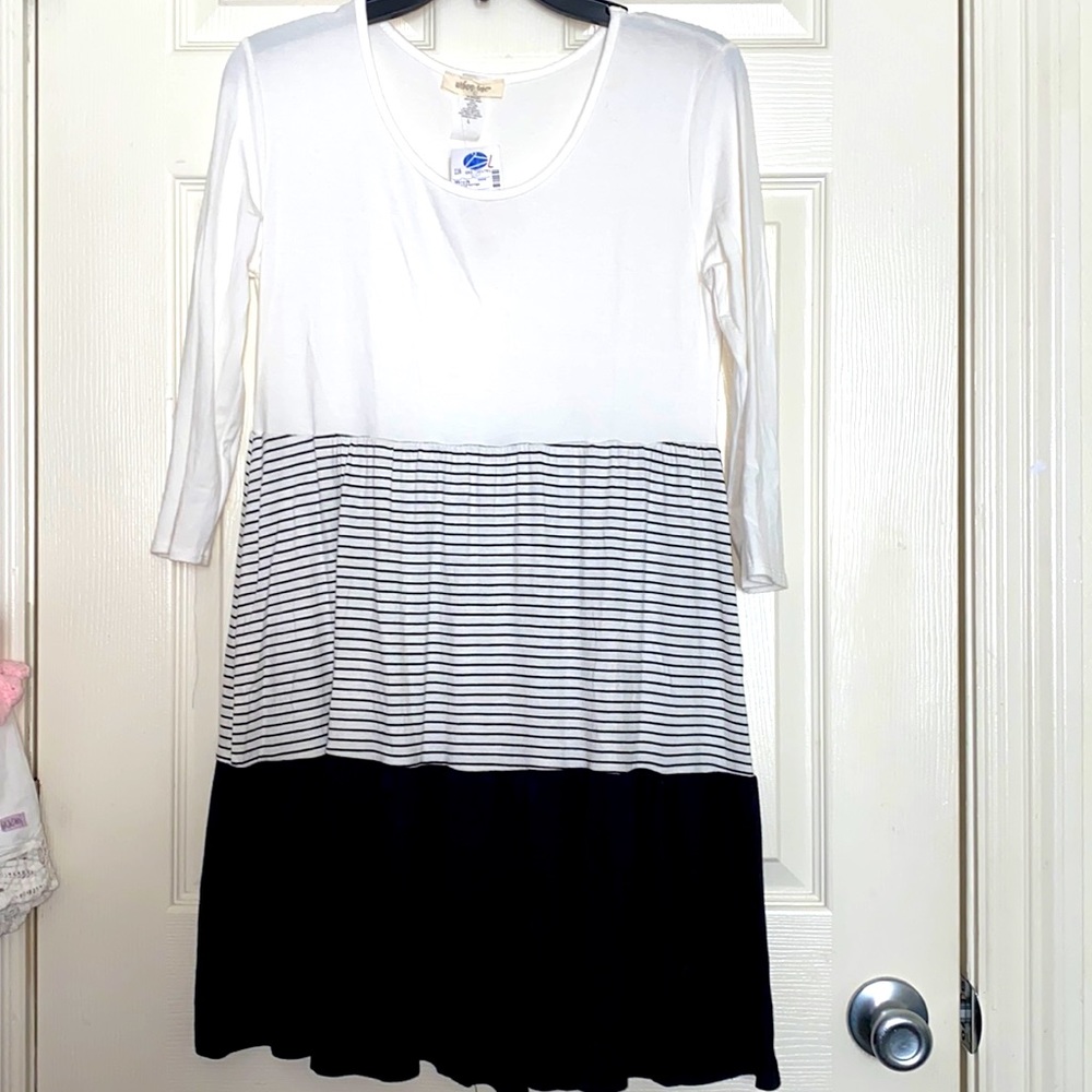 Short sleeve dress